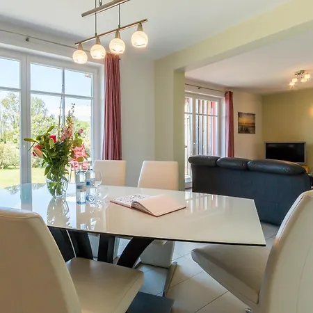 An Den Boddenwiesen 01 *