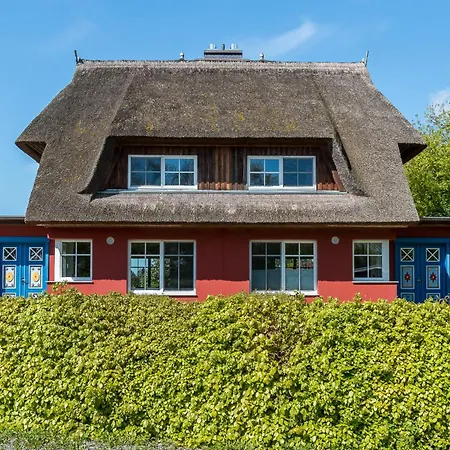 An Den Boddenwiesen 01 *